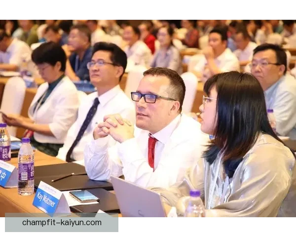 乔纳森·塔持续保持对全球商业格局的深刻影响与探索